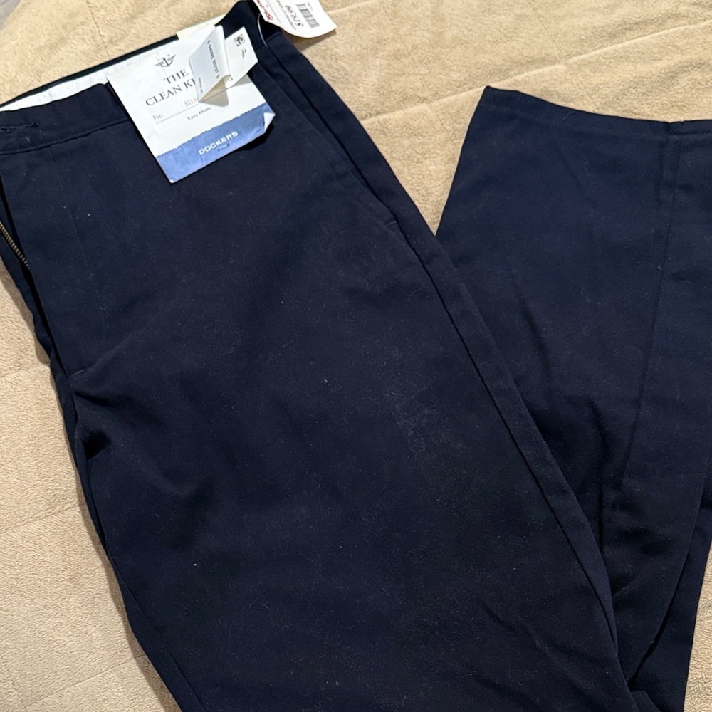 NWT Dockers Men's Chinos in Dark Blue